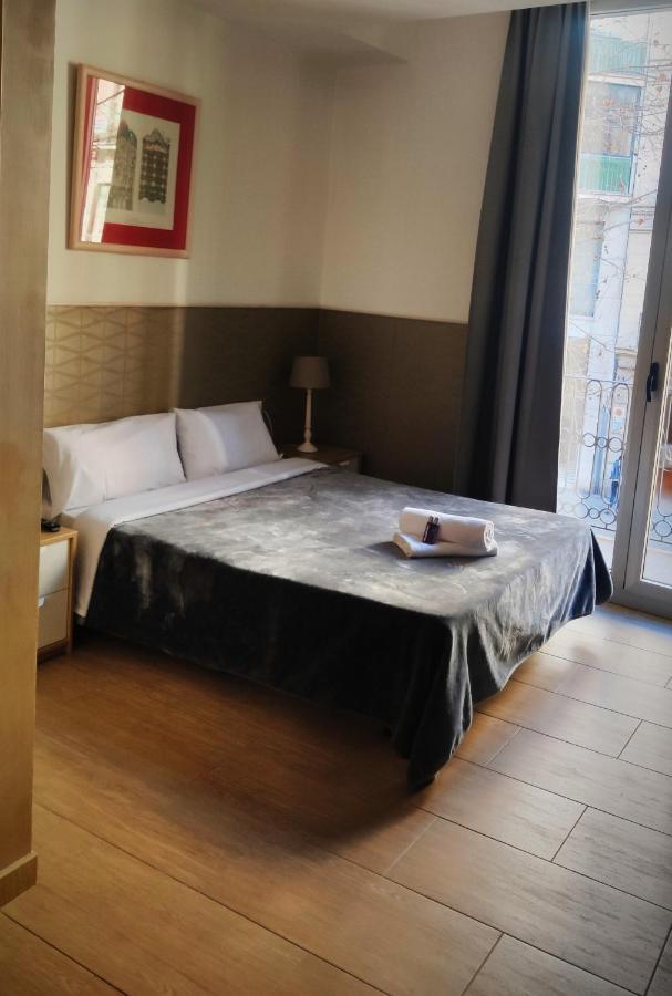 Hostal Agua Alegre Барселона Экстерьер фото