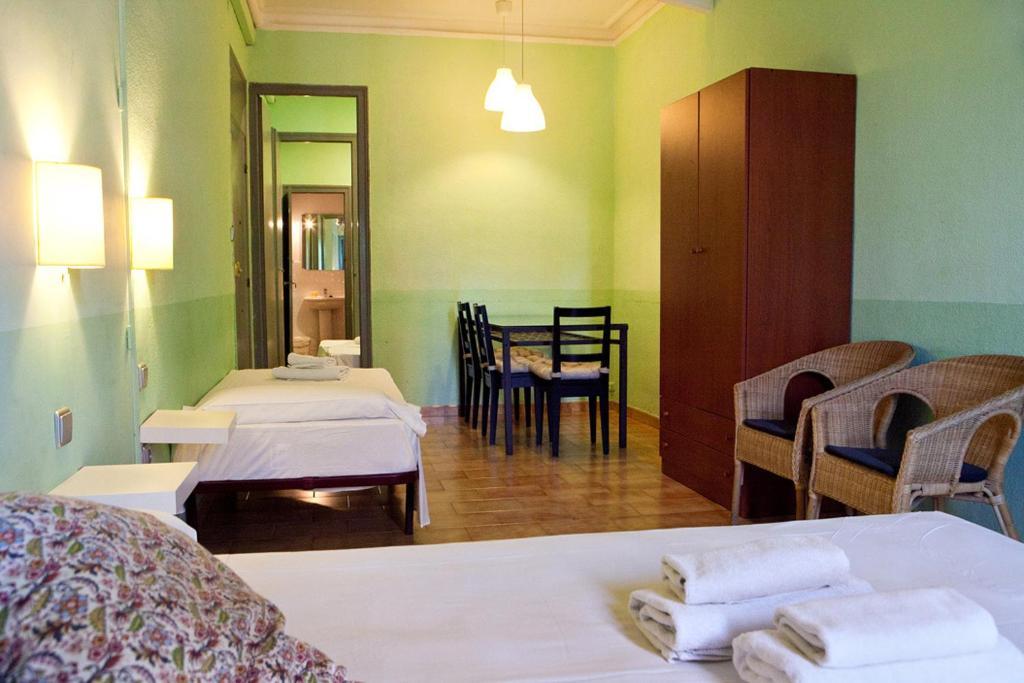 Hostal Agua Alegre Барселона Номер фото