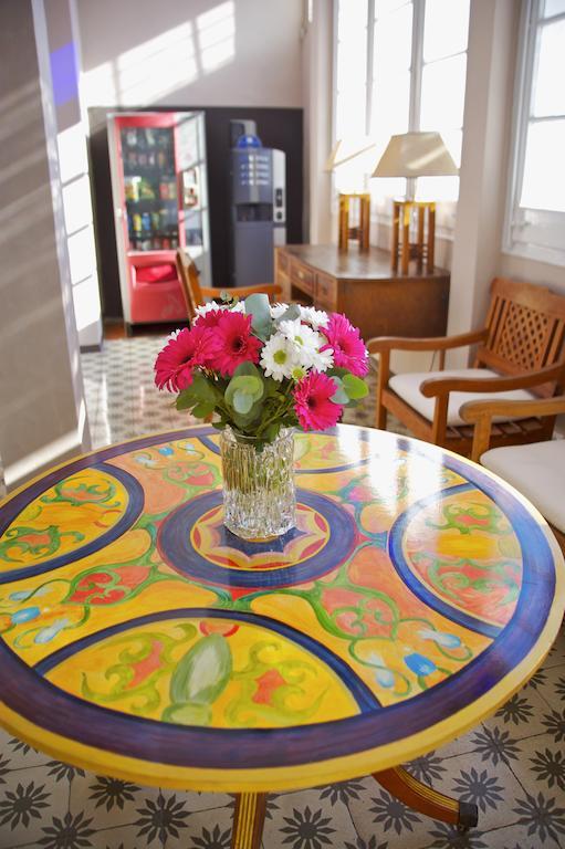 Hostal Agua Alegre Барселона Экстерьер фото