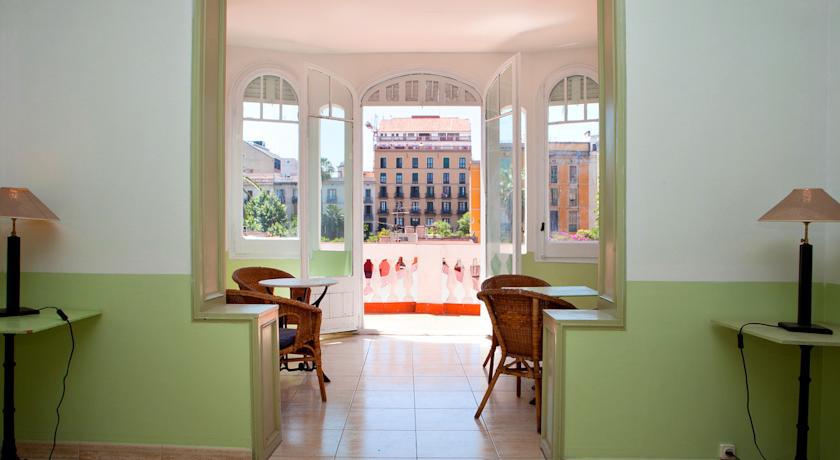 Hostal Agua Alegre Барселона Экстерьер фото