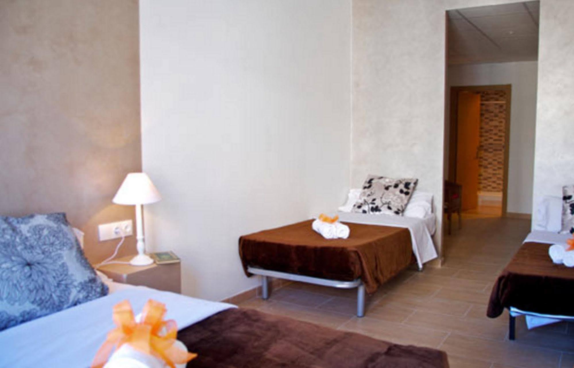 Hostal Agua Alegre Барселона Экстерьер фото